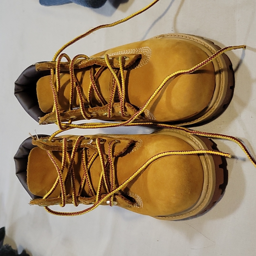 Kids timberland boots size 8c